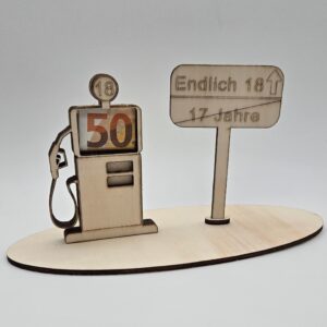 „Tankuj dorosłość” – Drewniana stacja 18+